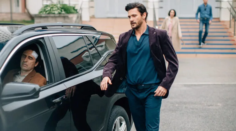 Момент из трейлера сериала Счастье вперед